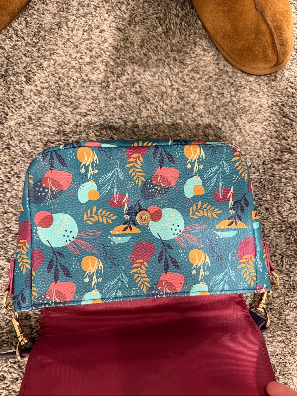 Elsa & Anna Crossbody Bag - Picture 3 of 3